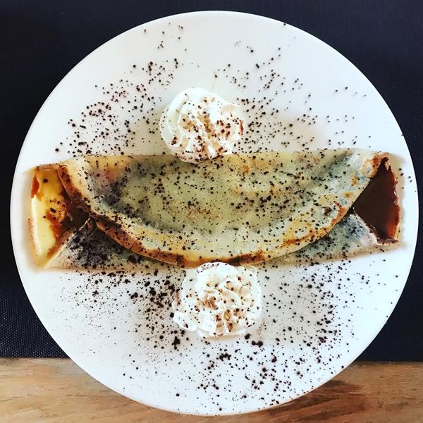 Crêpe au dulce de leche et chantilly